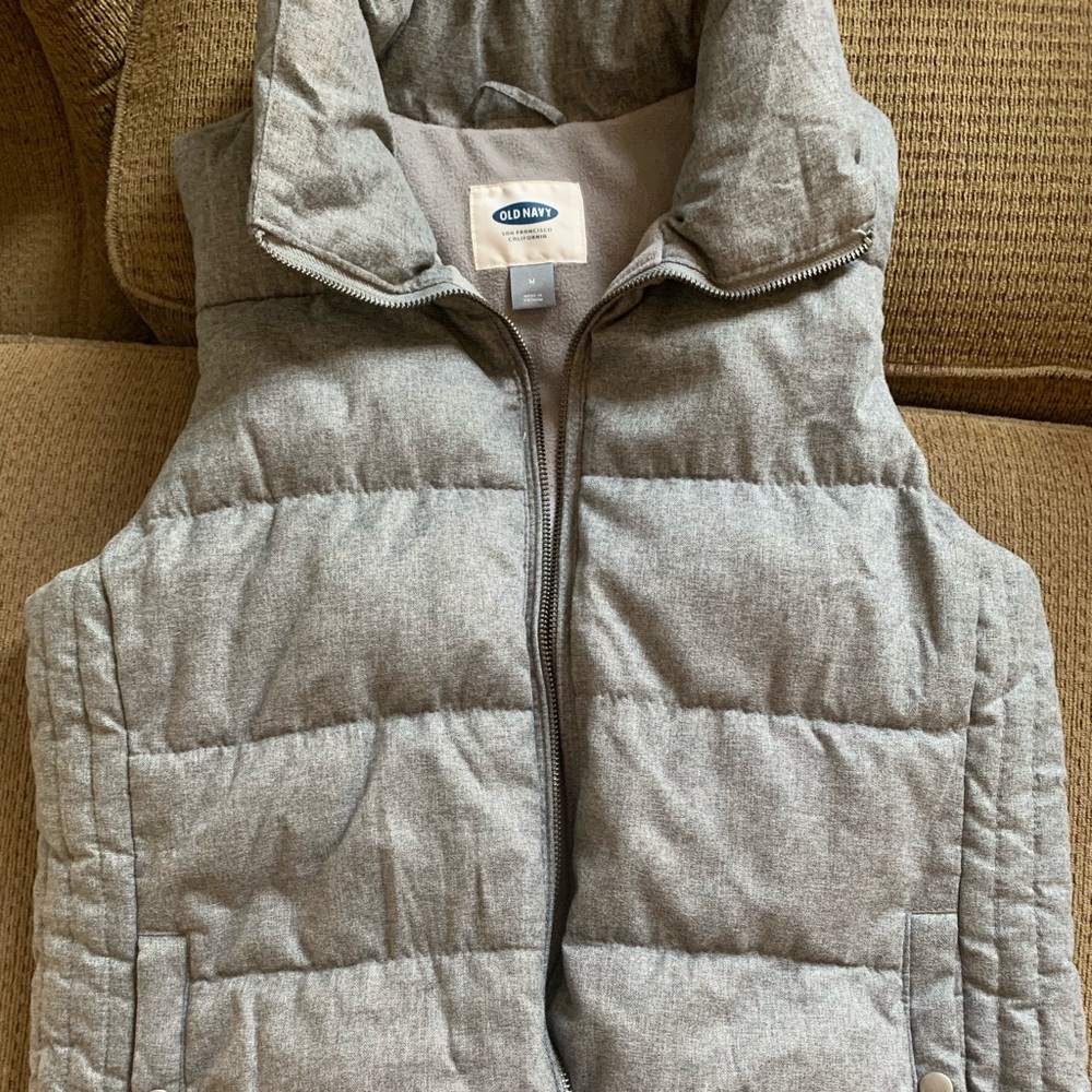Never worn puffer old navy vest size m women